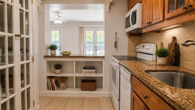 Building Photo - 3375 SW 72nd Ct