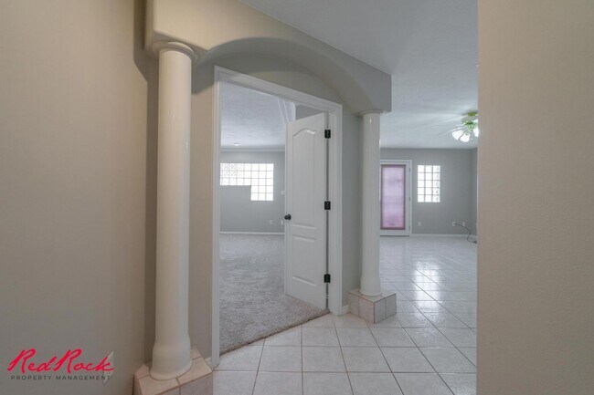 Building Photo - Spacious 6 Bedroom Home with a Balcony!