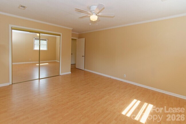 Building Photo - 416 W Pine St