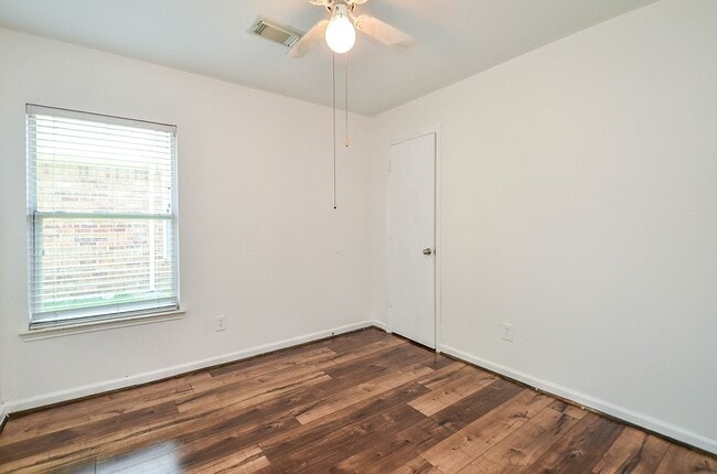 Building Photo - 18142 Sorrell Oaks Ln
