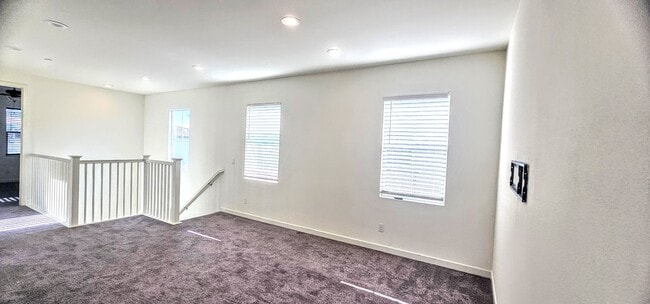 Building Photo - Gorgeous 4 Bedroom 4Bath Home With Solar a...