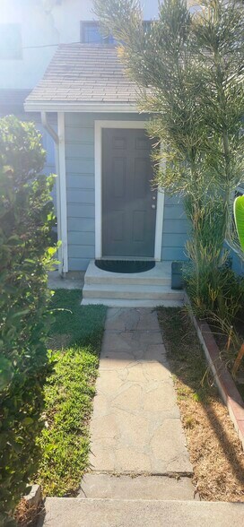 Building Photo - 826 Orange Grove Pl