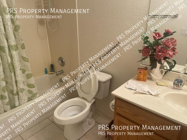 Building Photo - 2165 W Olive Way