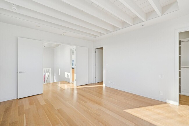Building Photo - 19 Alta St