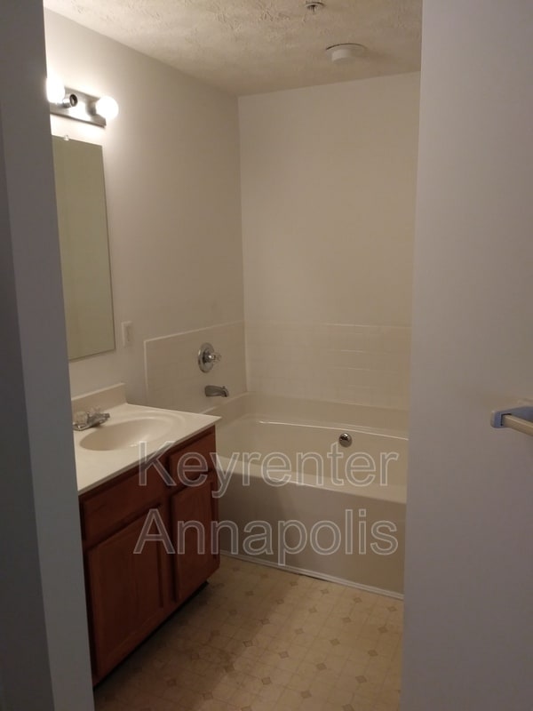 Building Photo - 40 Ironstone Ct