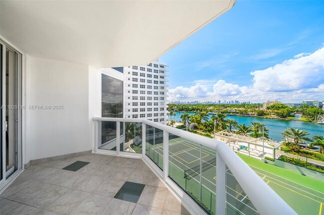 Building Photo - 4775 Collins Ave