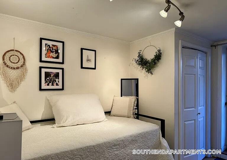 Building Photo - 519 Columbus Ave