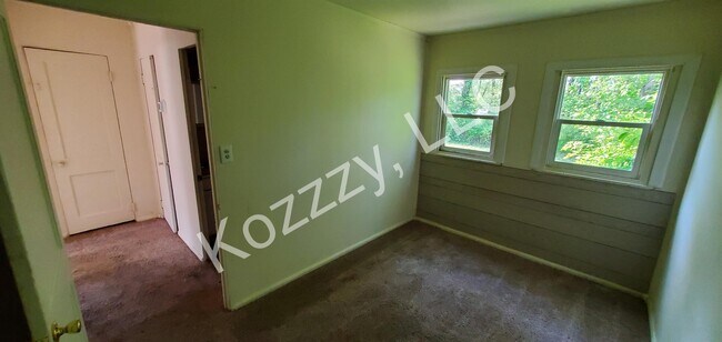 Building Photo - 1212 Negley Ave