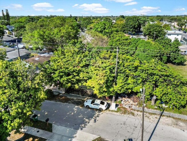 Building Photo - 1829 NW 62nd Terrace