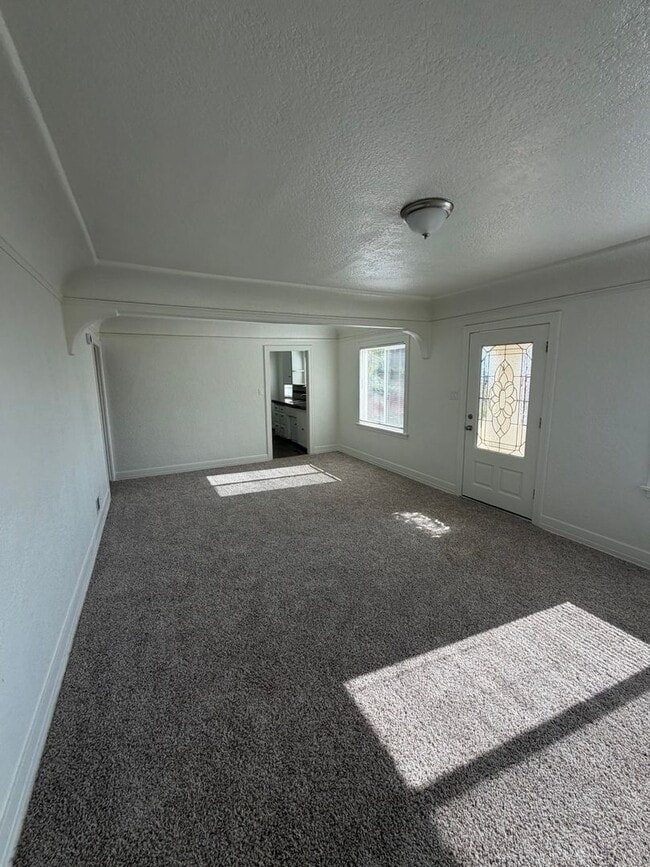 Building Photo - 6720 Stanford Way