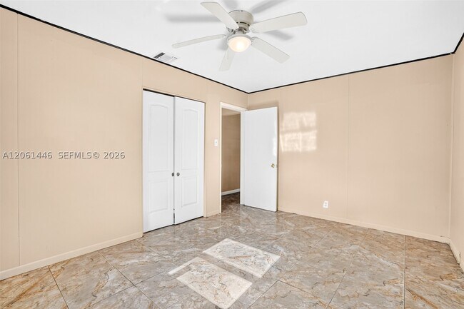 Building Photo - 6240 SW 22nd St