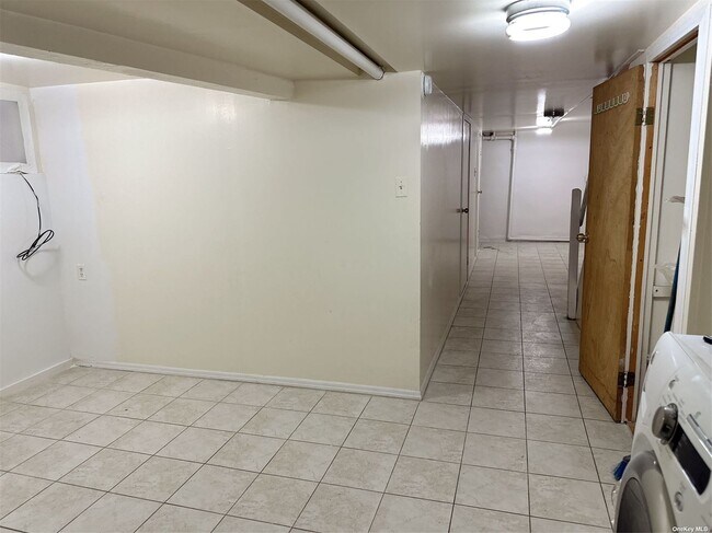 Building Photo - 89-07 91st Ave