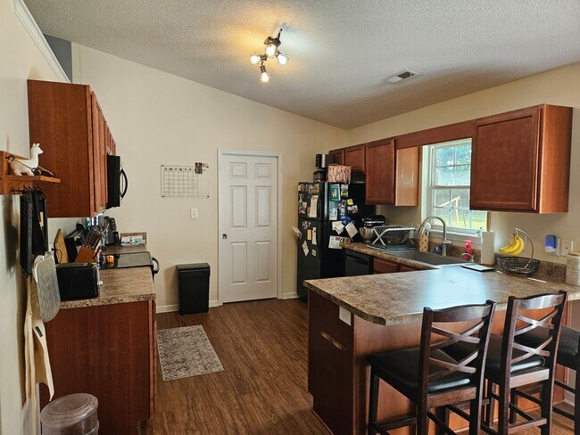 Building Photo - Beautiful unfurnished 3 bedroom 2 bath home in Sneads Ferry - Justice Farm community