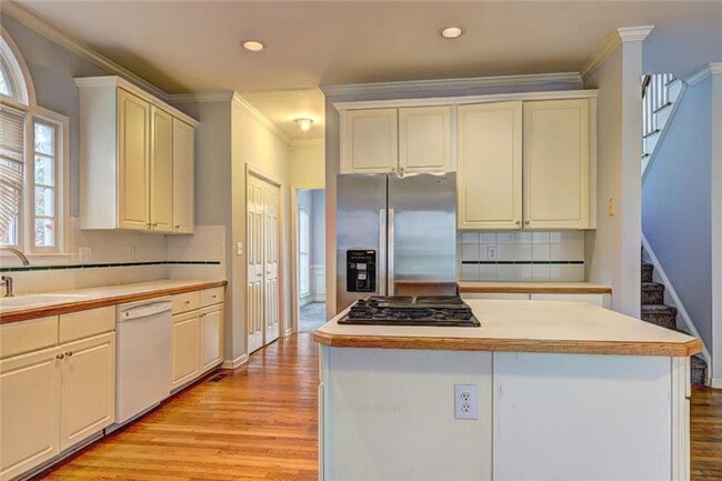 Building Photo - 980 Laurel Springs Ln SW