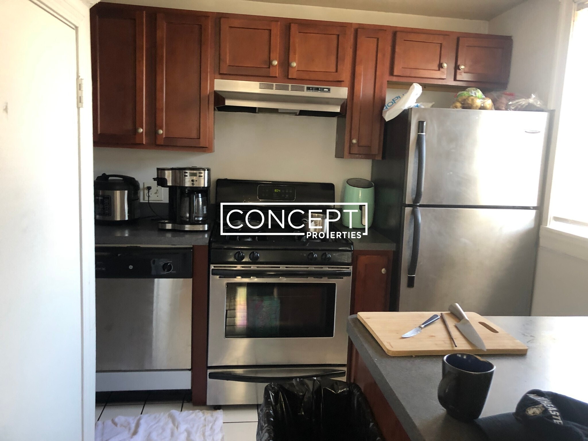 Building Photo - 87 Sheridan St