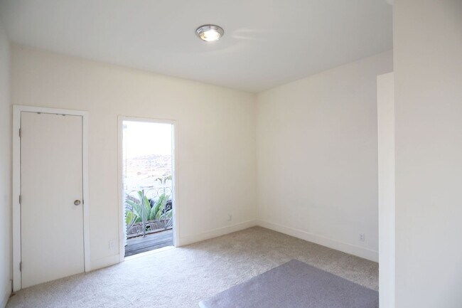Building Photo - Spacious three-story 4BR/3BA single family home in Bernal Heights, Deck, View,W/D,Storage(637 Per...