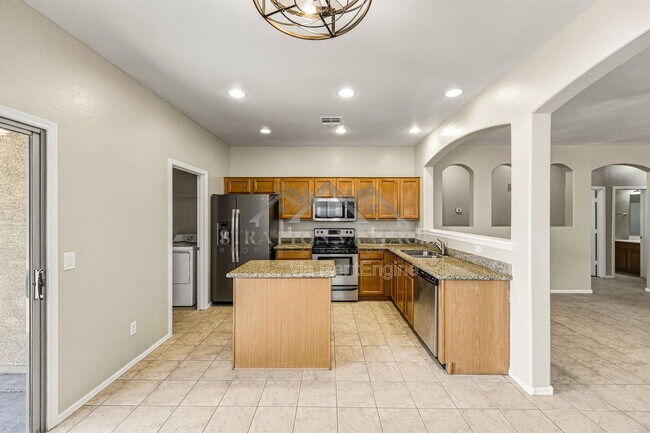 Building Photo - 44212 W Cydnee Dr