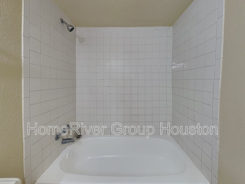 Building Photo - 5114 Shadowridge Dr