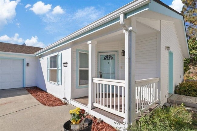 Building Photo - South Sunny Creek Circle