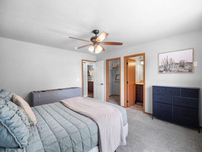 Building Photo - Beautiful home 5MILE/Big Yard & Garage (Furnished)