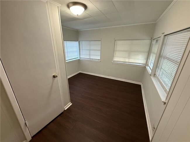 Building Photo - 3062 Fendley Ave