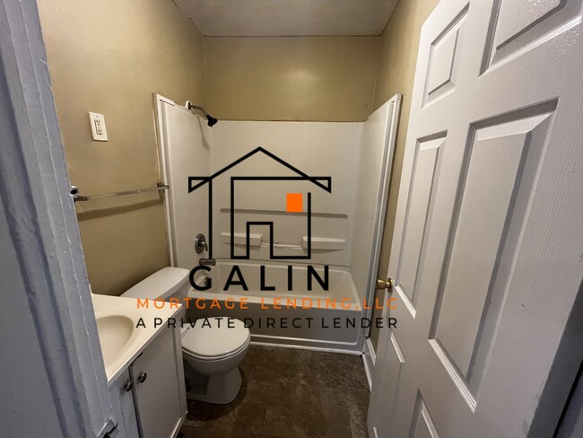 Building Photo - 204 Sugden St