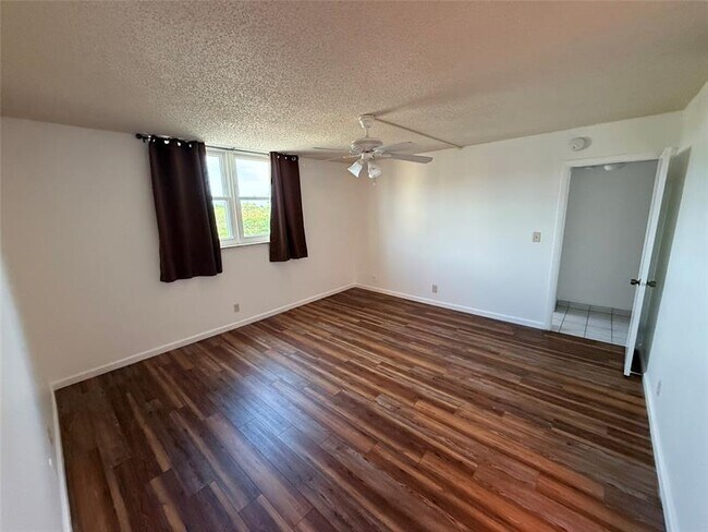 Building Photo - 410 NW 68th Ave