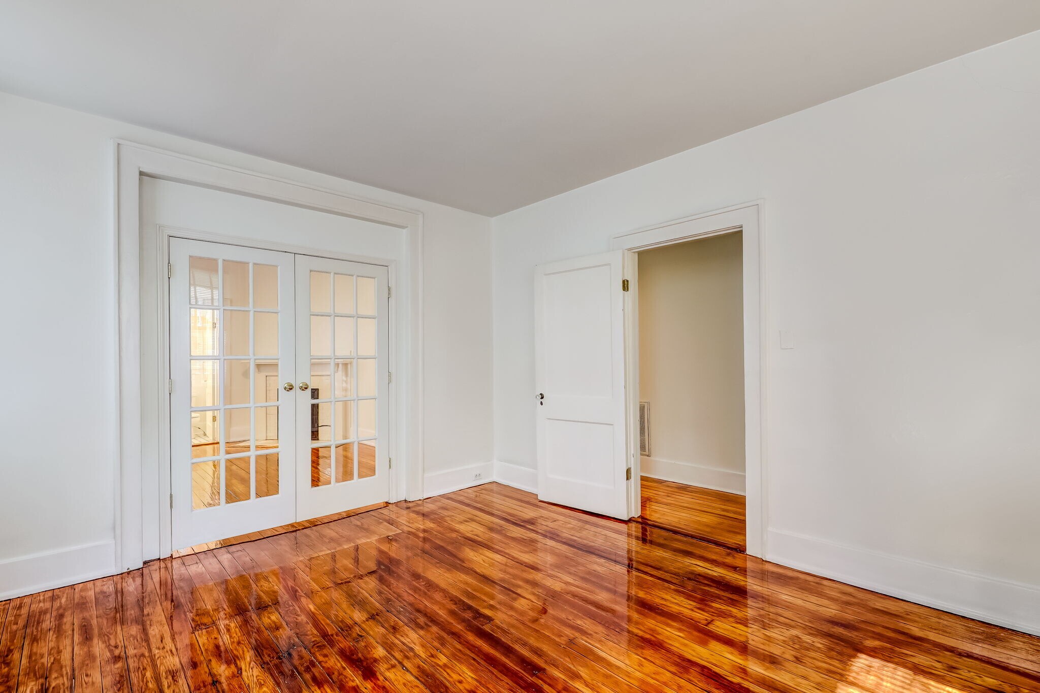 Building Photo - 521 E 37th St
