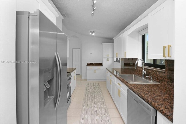 Building Photo - 21049 SW 118th Ave