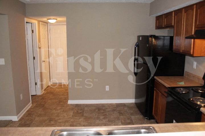 Building Photo - 10988 Cedar Pine Dr