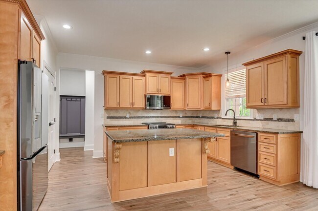 Building Photo - Home For Rent: 765 Mural Lake Ct Grovetown...