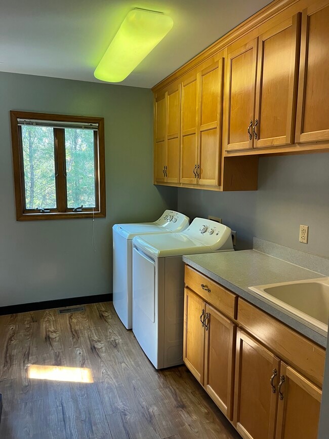 Building Photo - 630 Sorrento Dr