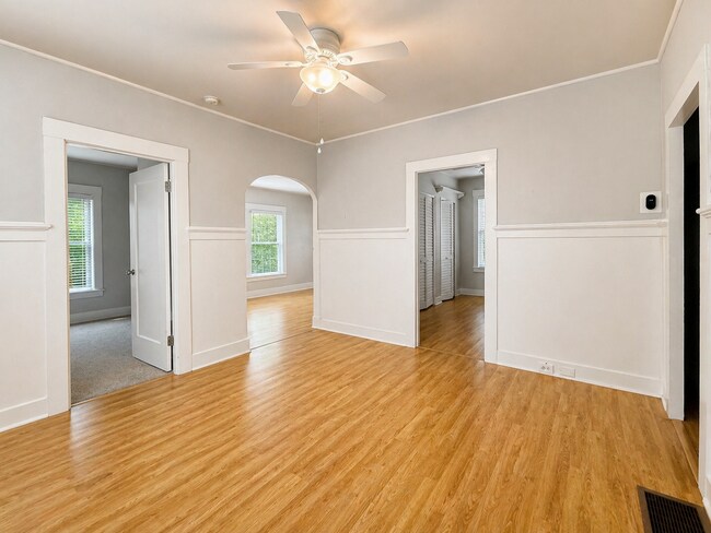 Building Photo - 70 Greenstone Terrace
