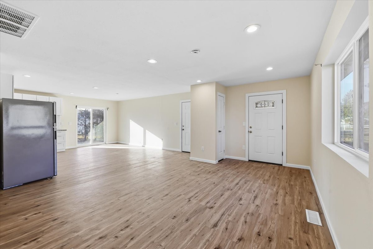 Building Photo - 6429 Timber Dr