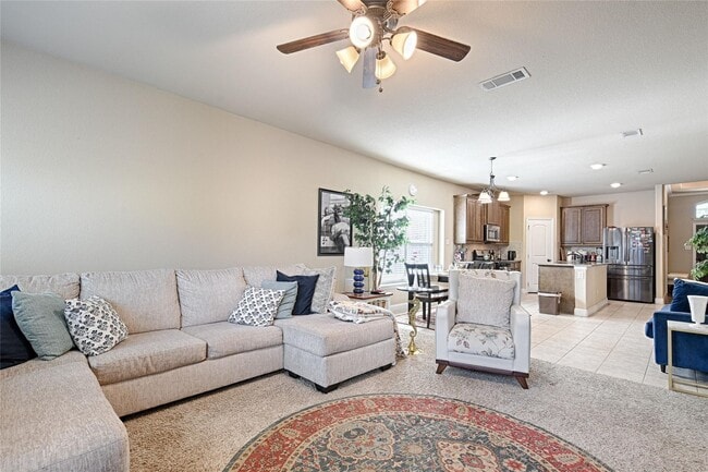 Building Photo - 640 Teakwood Dr