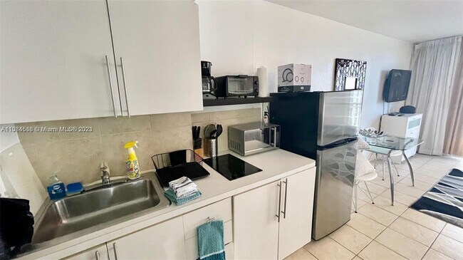 Building Photo - 19201 Collins Ave