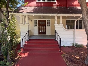 Building Photo - 604 56th St