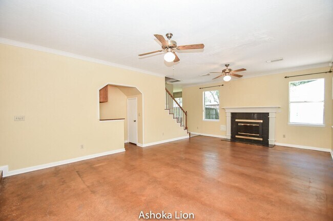 Building Photo - Gorgeously designed home with 4 bedrooms and 2.5 baths. A must see!
