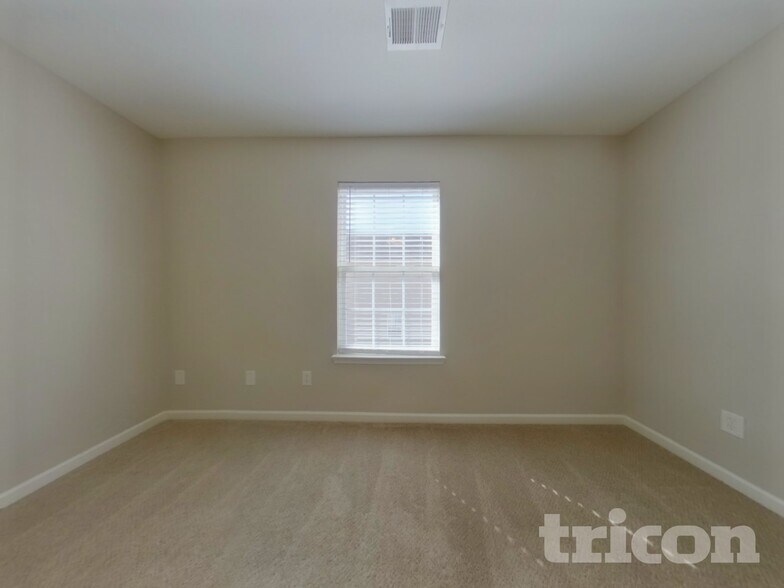 Building Photo - 430 Grand National Ln