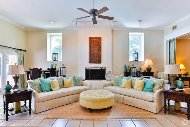 The Colony - 3701-3701 Roxborough Pky Charlotte NC 28211 | Apartment Finder