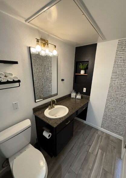 Building Photo - 2134 E Broadway Rd