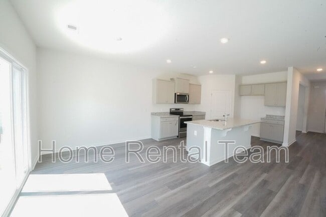 Building Photo - 108 Windrush Pnes