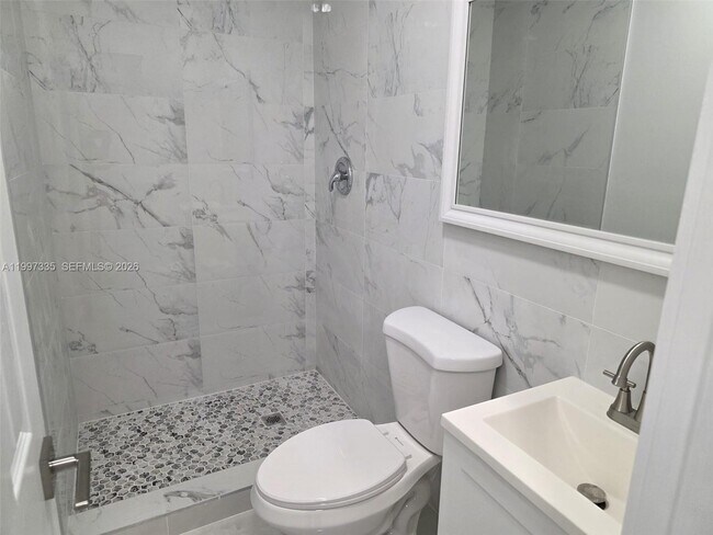 Building Photo - 965 NW 10th St