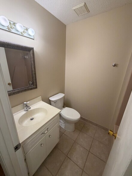 Building Photo - 280 Currituck Rd