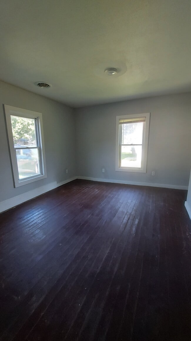 Building Photo - 1502 N Olive St