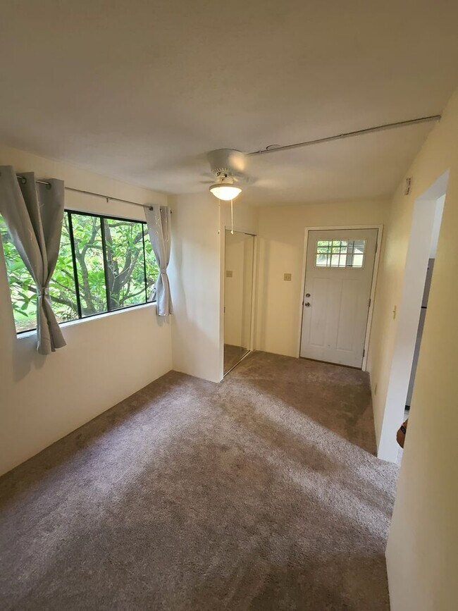 Building Photo - Kaneohe 1 bed / 1 bath