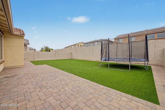 Building Photo - 5819 N 88th Ln