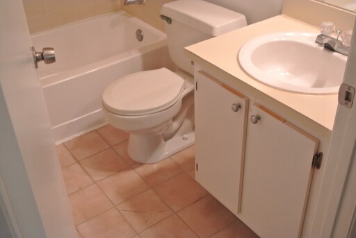 Building Photo - 351 Palm Way