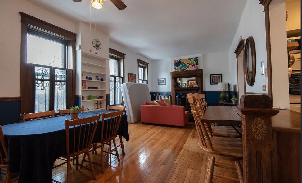 Building Photo - 541 W Wrightwood Ave