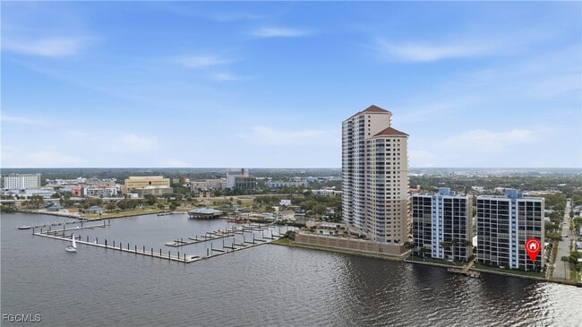 Building Photo - 1925 Clifford St